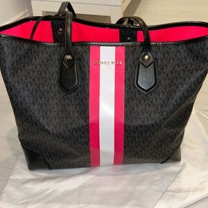 Racing stripe logo tote
